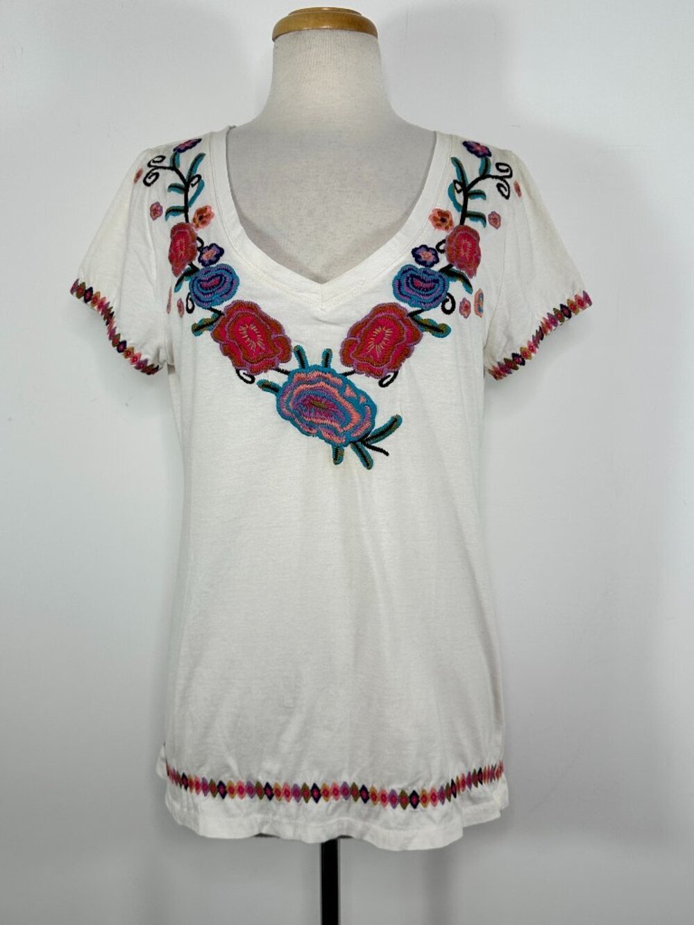 New Bella Carra By BIZ Floral Embroidered White Top Sz XL NWT